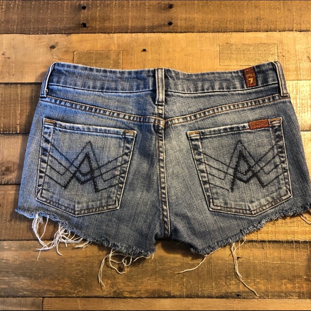 7 for all mankind seven cut off Jean shorts rhinestone pocket size 27